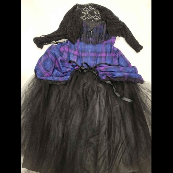 One-of-a-kind Plus-Size Formal Alt Ball-Style Ensemble, Sweet Carousel Corsetry - Picture 4 of 11